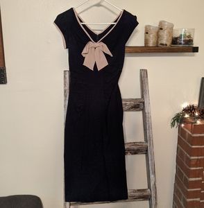 Pin up pencil dress with bow